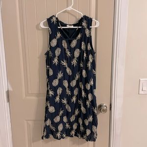 Short sleeveless dark blue pineapple dress